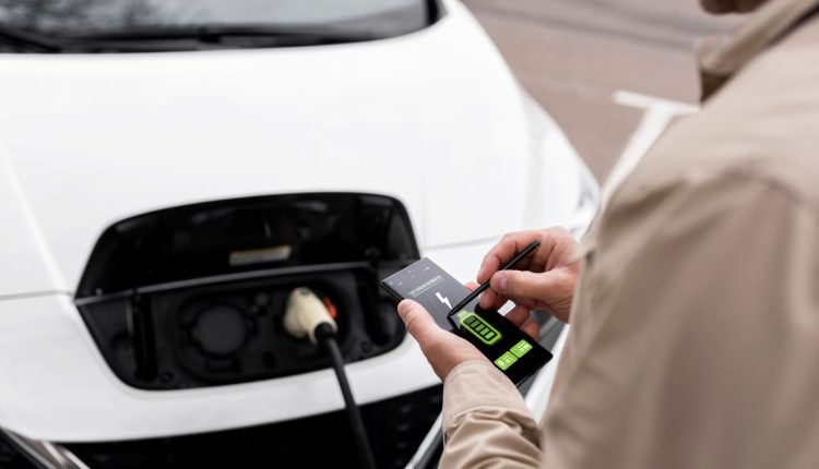 Újra feltalálták a lítiumion-akkumulátort: nem gyullad ki és nagyobb kapacitású